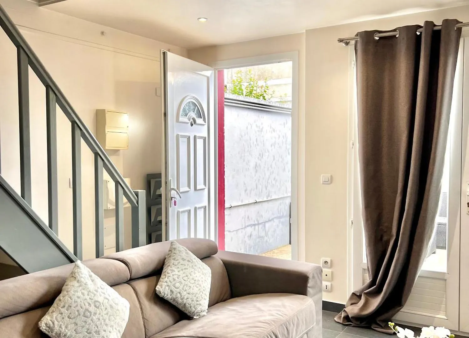 Fabulous Apartment Ac Lovely Terrace 10 Min Paris Vitry-sur-Seine 0*,  France